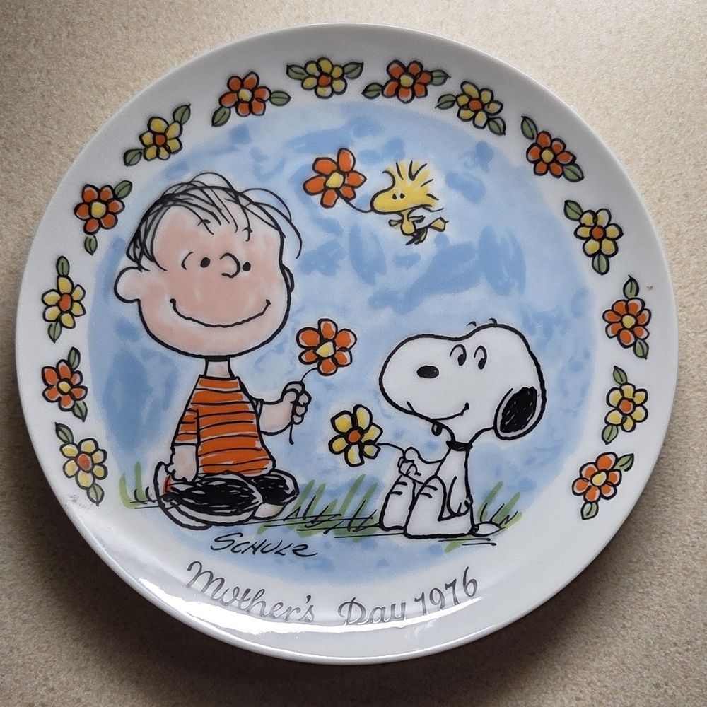 Vintage Peanuts Mother's Day 1976 Decorative Plate